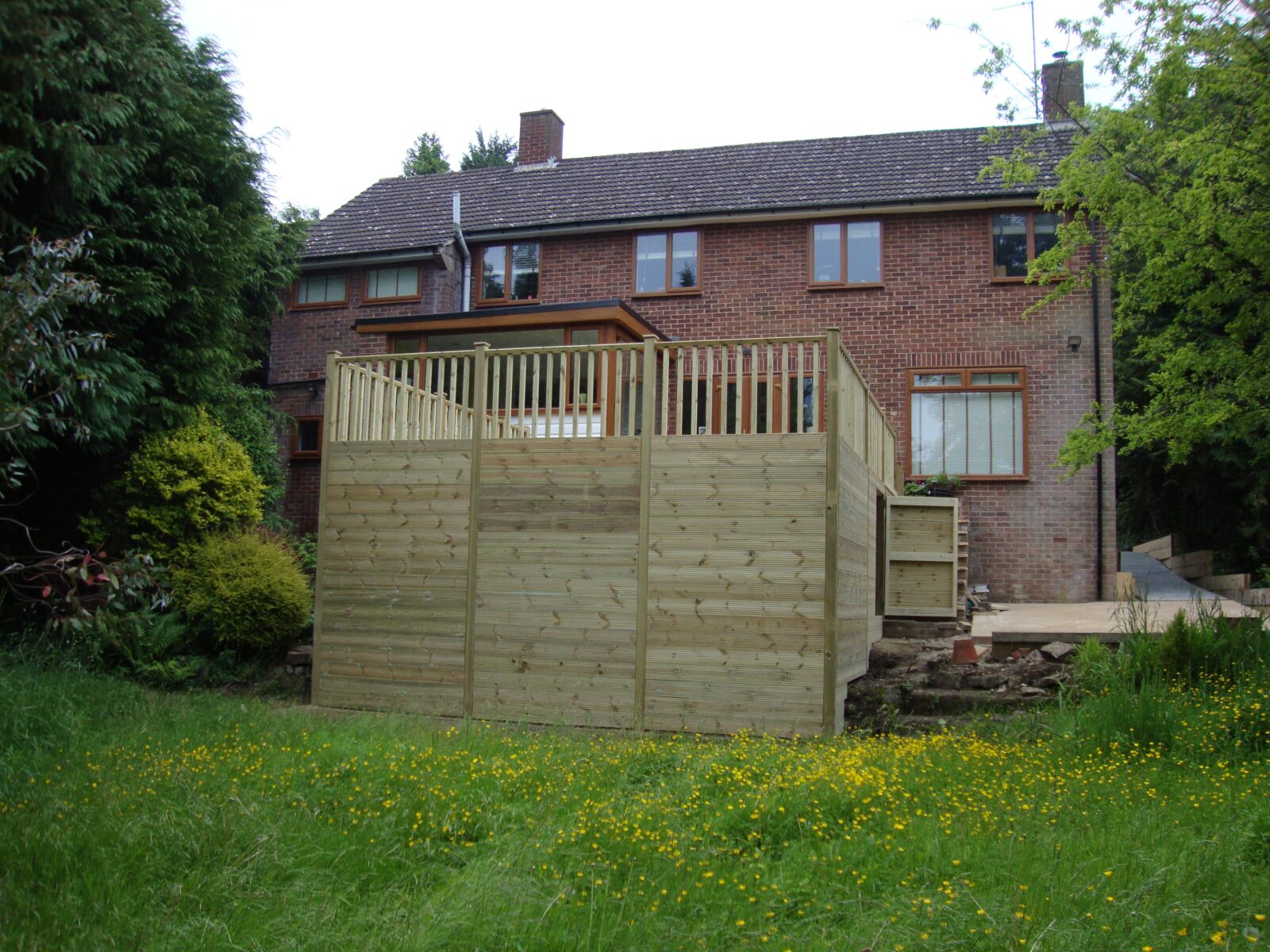 Read more about the article Cumnor Hill Wooden Decking